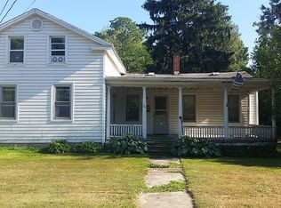 34 Walnut St, Gowanda, NY 14070