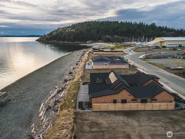 2215 Skyline Way, Anacortes, WA 88221