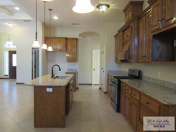 3rd image of 2105 Stonegate Dr