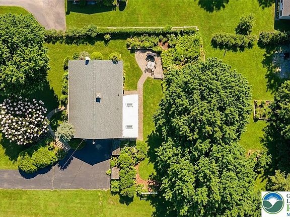 4th image of 5556 Park Valley Rd