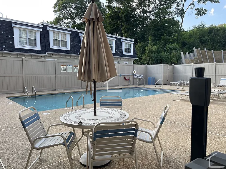 125 Tremont St #3B — Photo 4