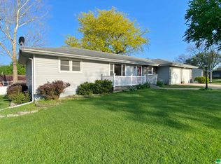 417 8th Ave SE, Le Mars, IA 51031