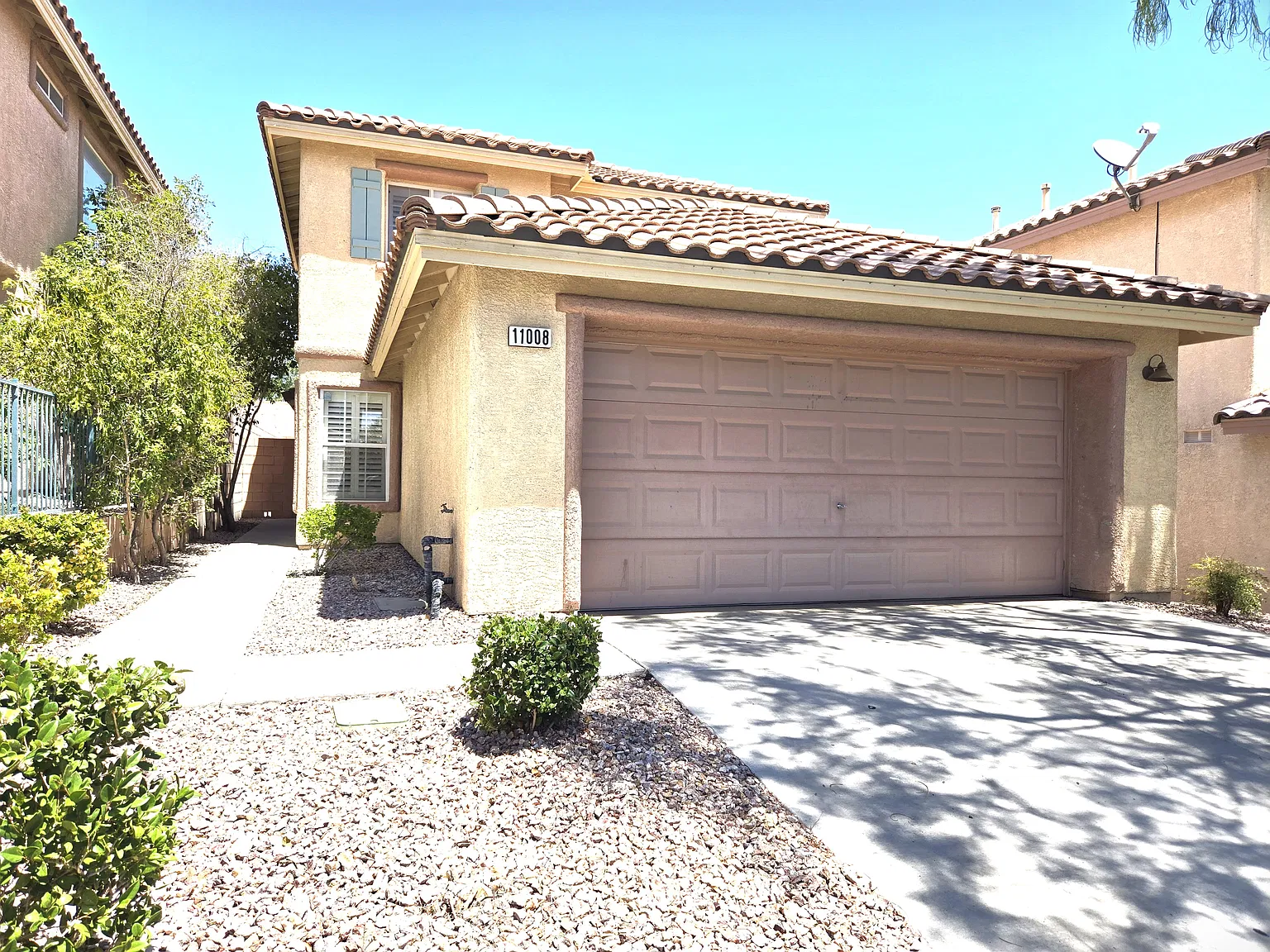 3 bed, 2.5 bath, 1366 sqft, $2,200 — Photo 2