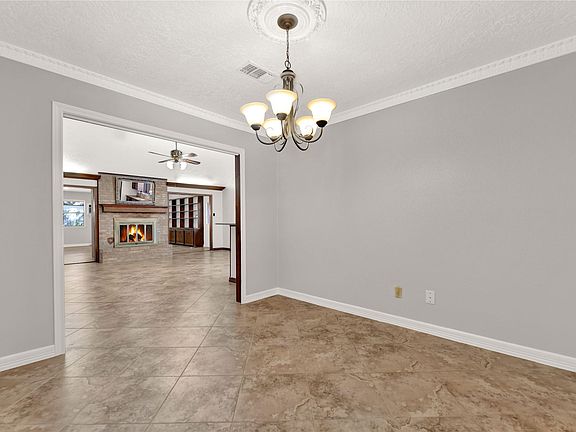 3rd image of 804 Sunnybrook Dr