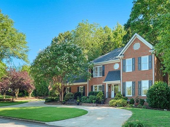 2nd image of 117 Cliffwood Ln