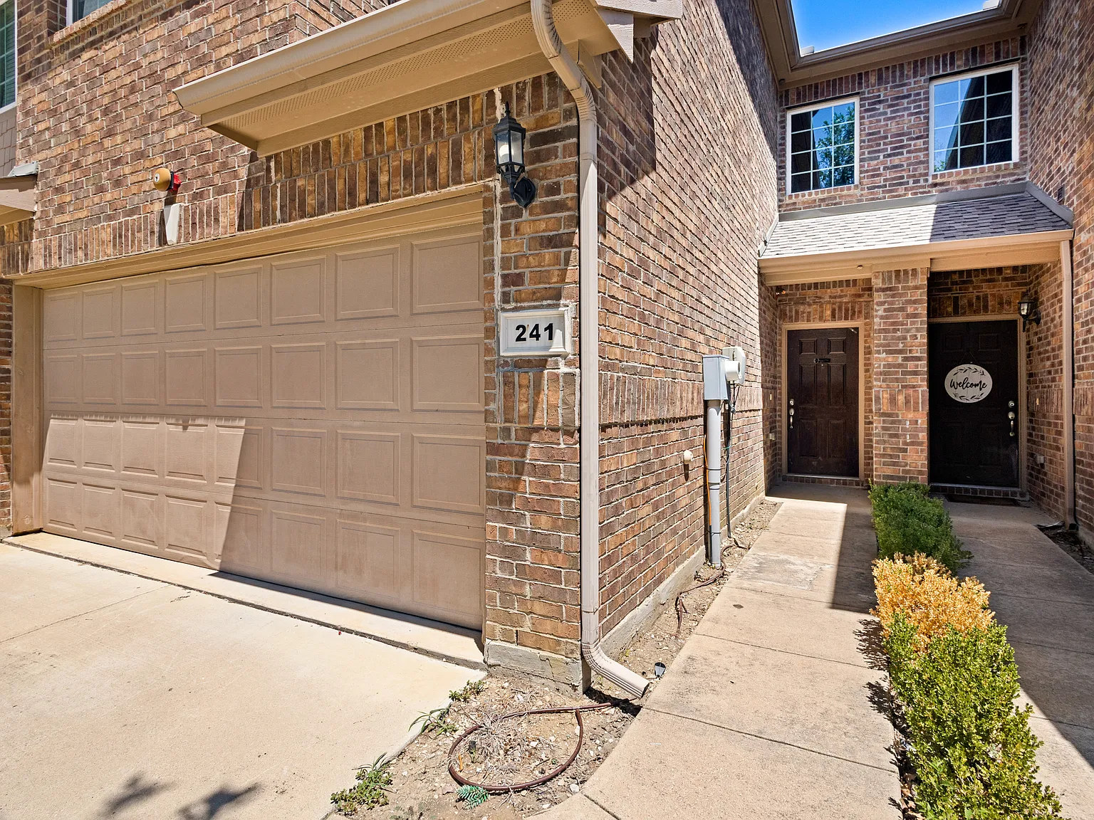 3 bed, 2.5 bath, 1665 sqft, $2,495 — Photo 3