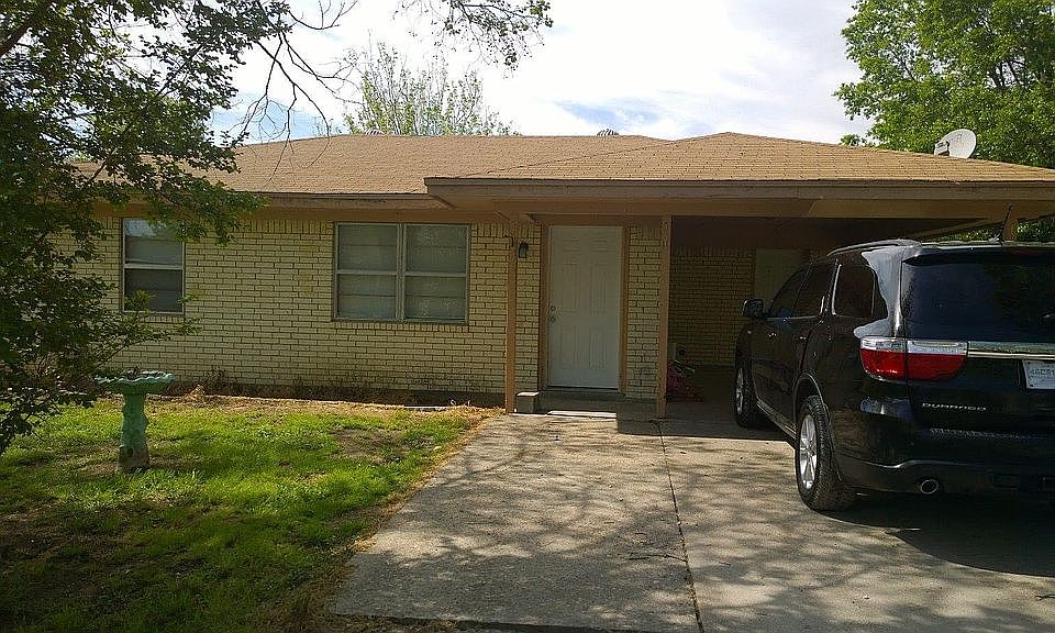 1st image of 604 Gray Ln