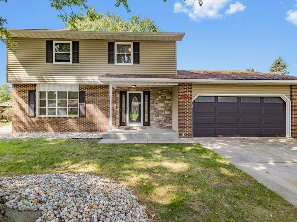51723 E Gatehouse Dr, South Bend, IN 46637