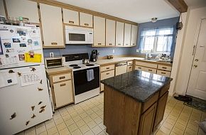 2nd image of 923 Fox Hollow Dr