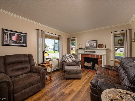 3rd image of 4457 Emma Pl NW