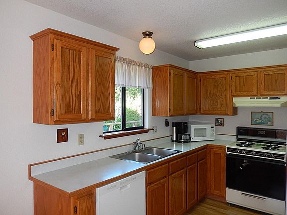 5th image of 1188 Jefferson St