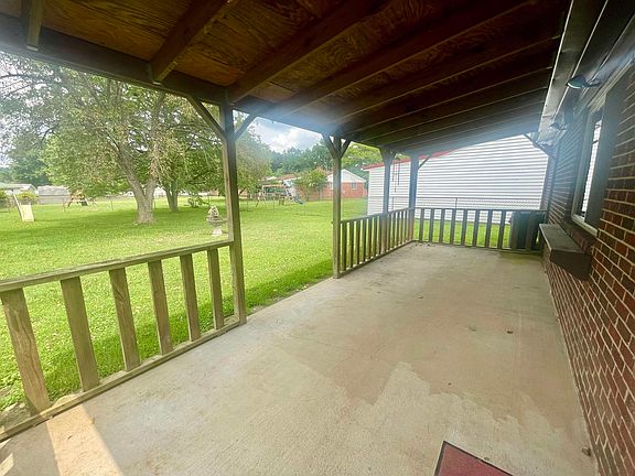 5th image of 108 Thornburg Ln