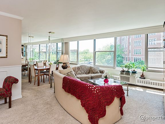 Living Room/Dining Room