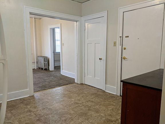 5th image of 1215 Douglas St APT 3