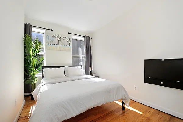 Rented by Corcoran | media 17