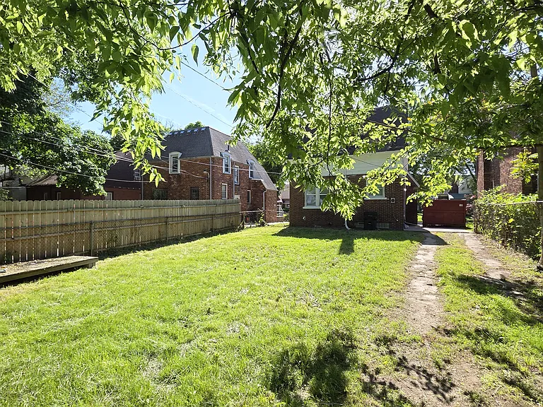 10006 Mark Twain St — Photo 21