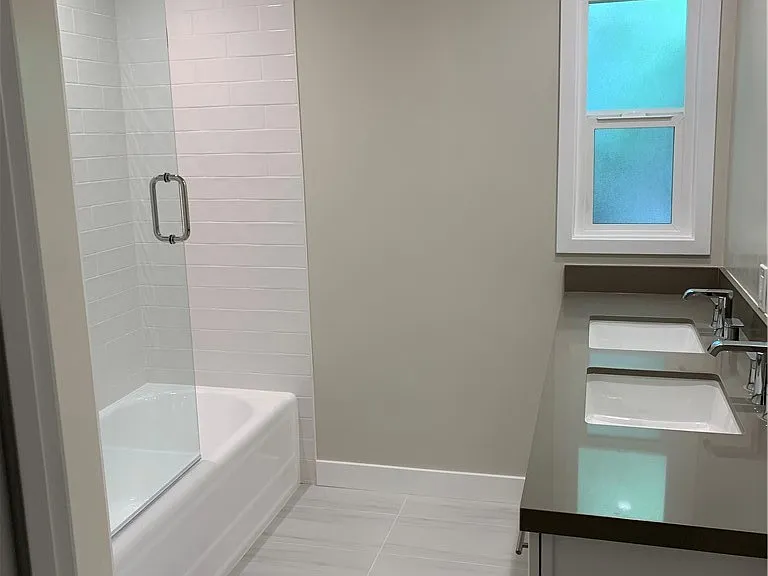 2310 Pelham Ave — Photo 5