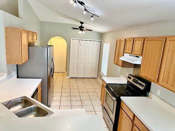 3rd image of 14237 Econ Woods Ln