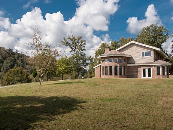 3rd image of 375 McReynolds Ln