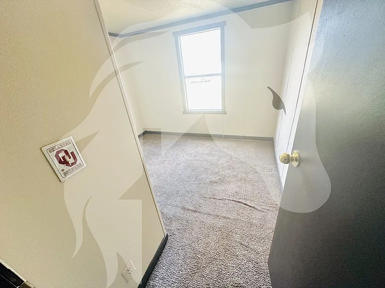 310 Madison Ave #14 — Photo 6