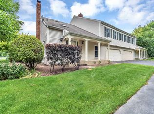 2S811 Grove Ln, Warrenville, IL 60555