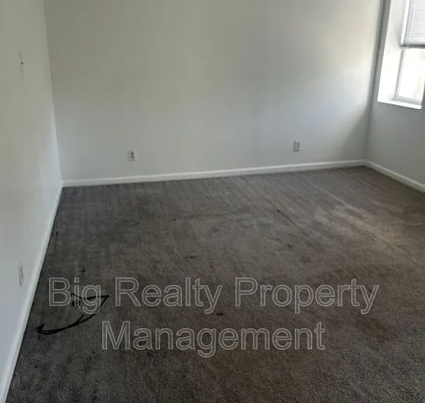 29 N Main St #3C — Photo 3