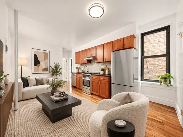 322 W 11th St APT 5, New York, NY 10014