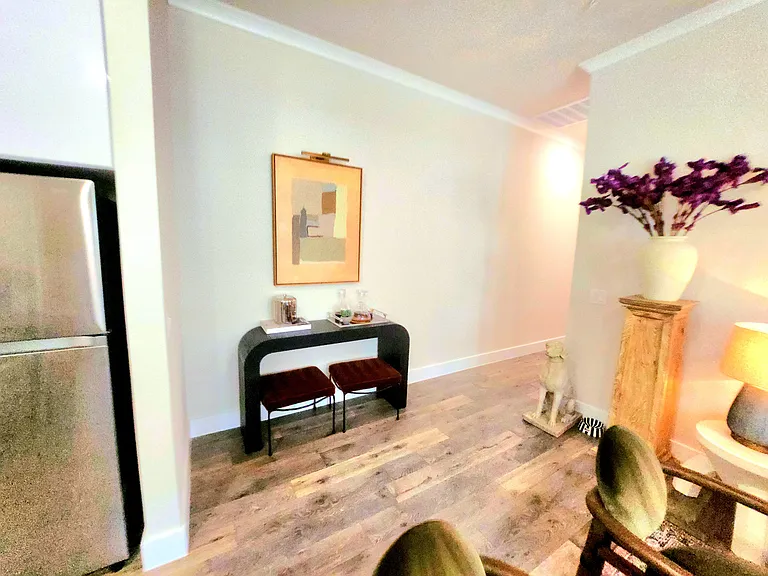 Suffield Dr — Photo 5