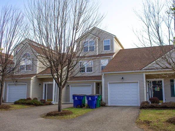 130 Kitty Ln, Christiansburg, VA 24073