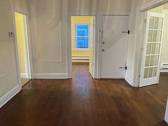 4th image of 19-21 Poe Ave #3