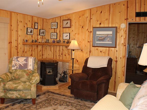4th image of 6 Butterfield Ln