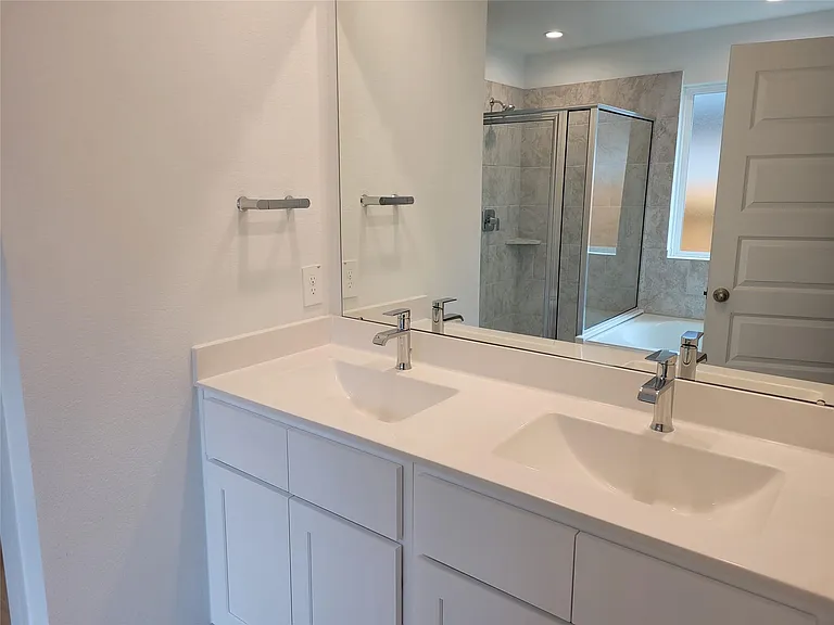 4947 Oakwood Dr — Photo 13