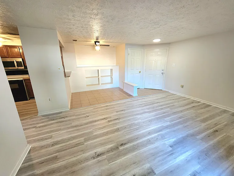 807 Stratford Way #C — Photo 5