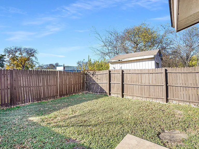 3301 Aurora St #D — Photo 22