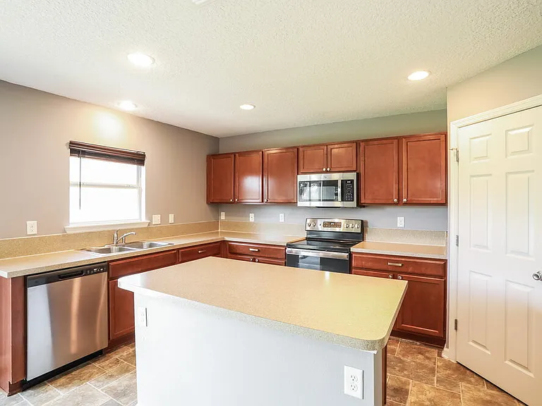 7472 Mishkie Dr — Photo 10