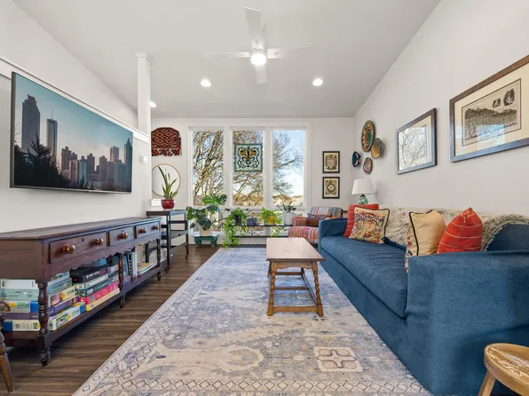 969 Lang Way SE, Atlanta, GA