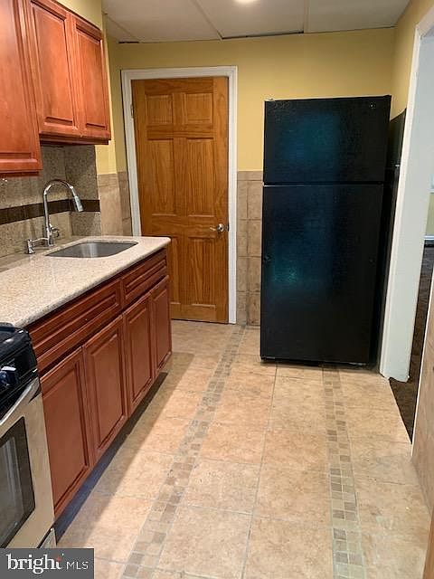 2nd image of 323 Fern St