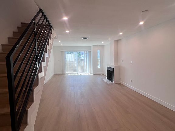 5th image of 623 W Dryden St Unit 5