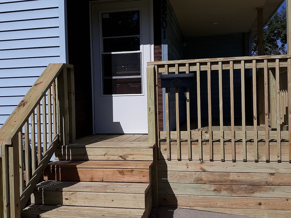1st image of 2501 Lola St SW
