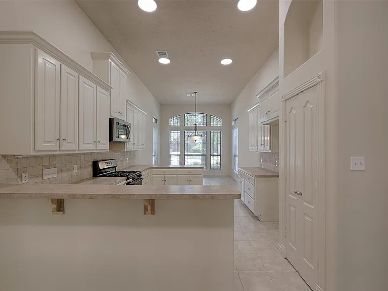 12460 Lyra Dr — Photo 6