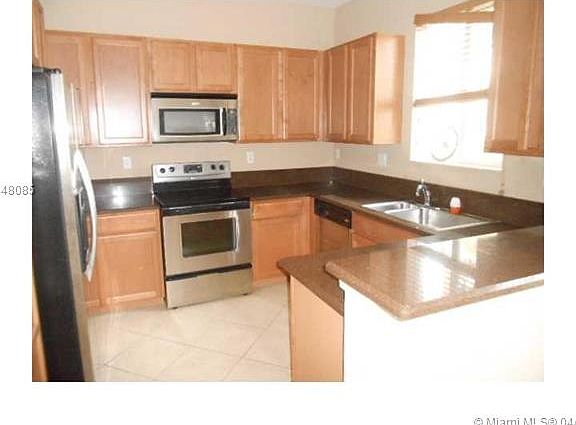 3rd image of 21131 NW 14th Pl APT 556