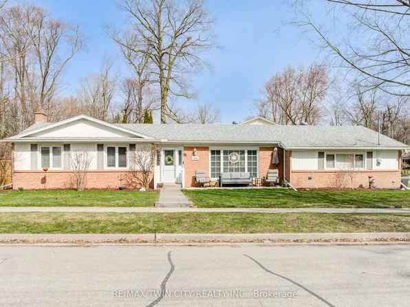 186 Shuh Ave, Kitchener, ON N2A 1H6