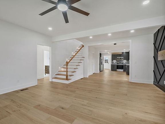 5th image of 404 Rudolph Ave