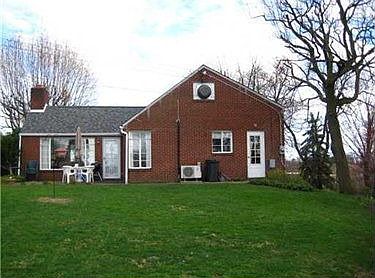 3rd image of 4 Panama Lodge Dr