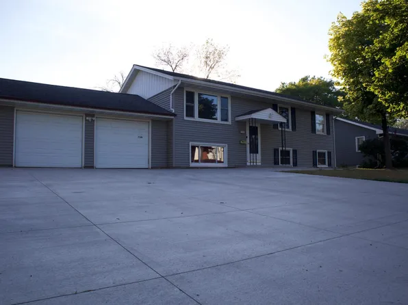 7581 Scott Ave N, Brooklyn Park, MN 55443