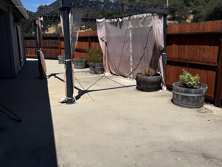 320 Elderberry Ln — Photo 12