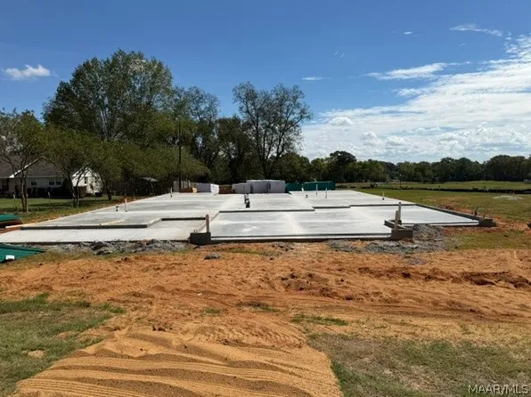 618 Fairview Ave, Prattville, AL 36066
