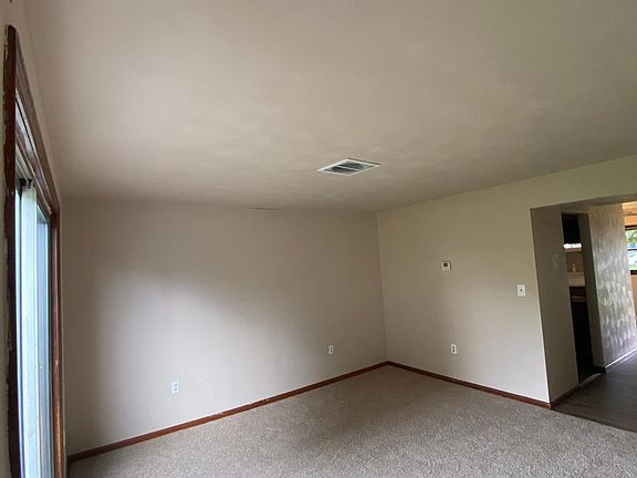 4th image of 150 S Lakeside Dr #7