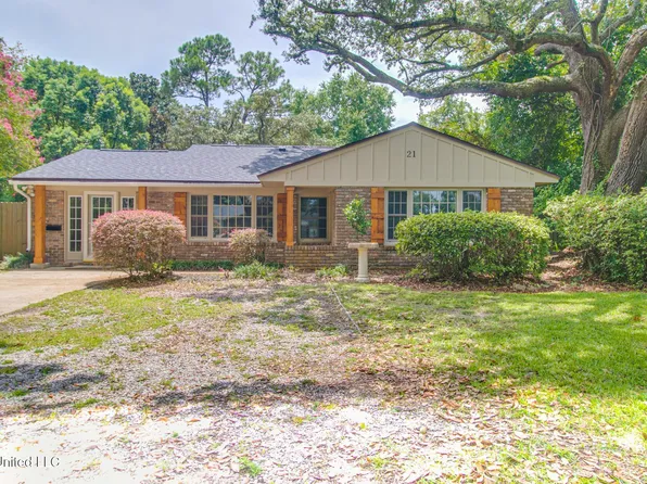 21 Woodglen Dr, Gulfport, MS 39507