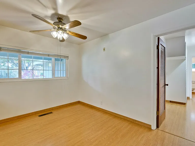 130 S Avalon Dr — Photo 19